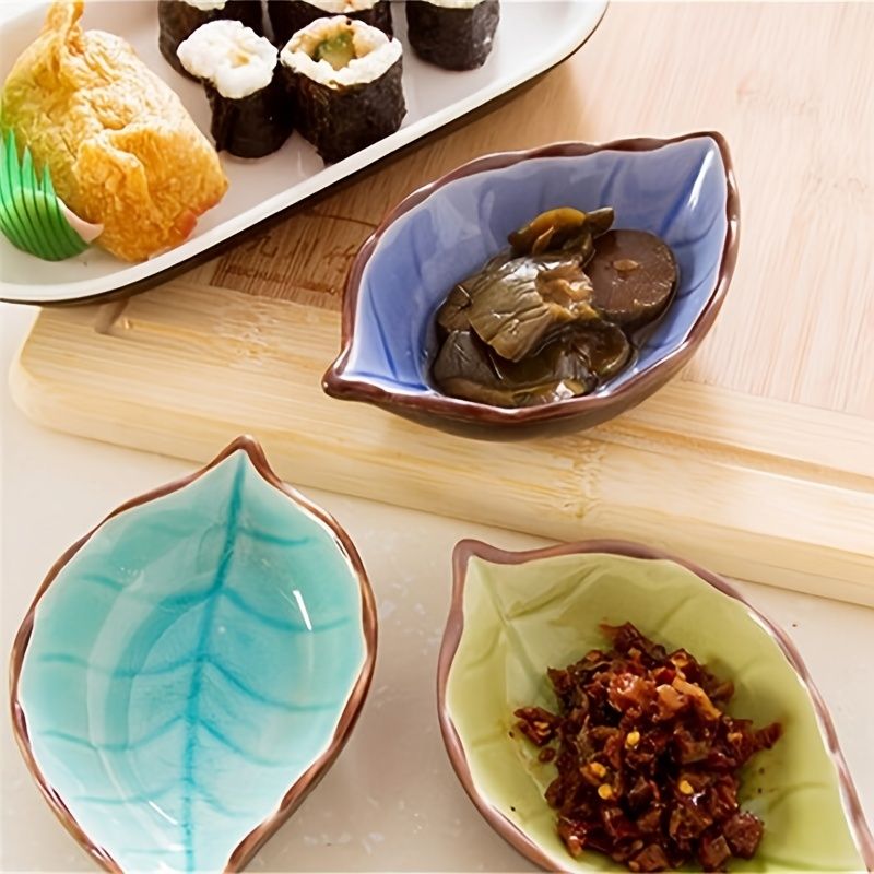 1pc Leaf Shaped Saucer; Handcraft Ceramic Small Plate; Ice Crack Glaze Seasoning Sauce Flavouring Plates; Tableware; Kitchen Supplies; 10.5*7*2.5cm / 4.13*2.76*0.98inch